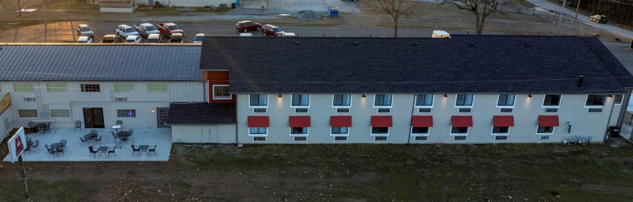 Hilltop Inn & Suites Grove Esterno foto