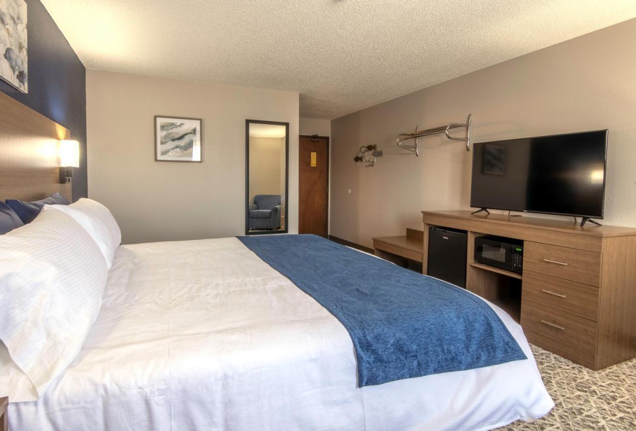 Hilltop Inn & Suites Grove Esterno foto