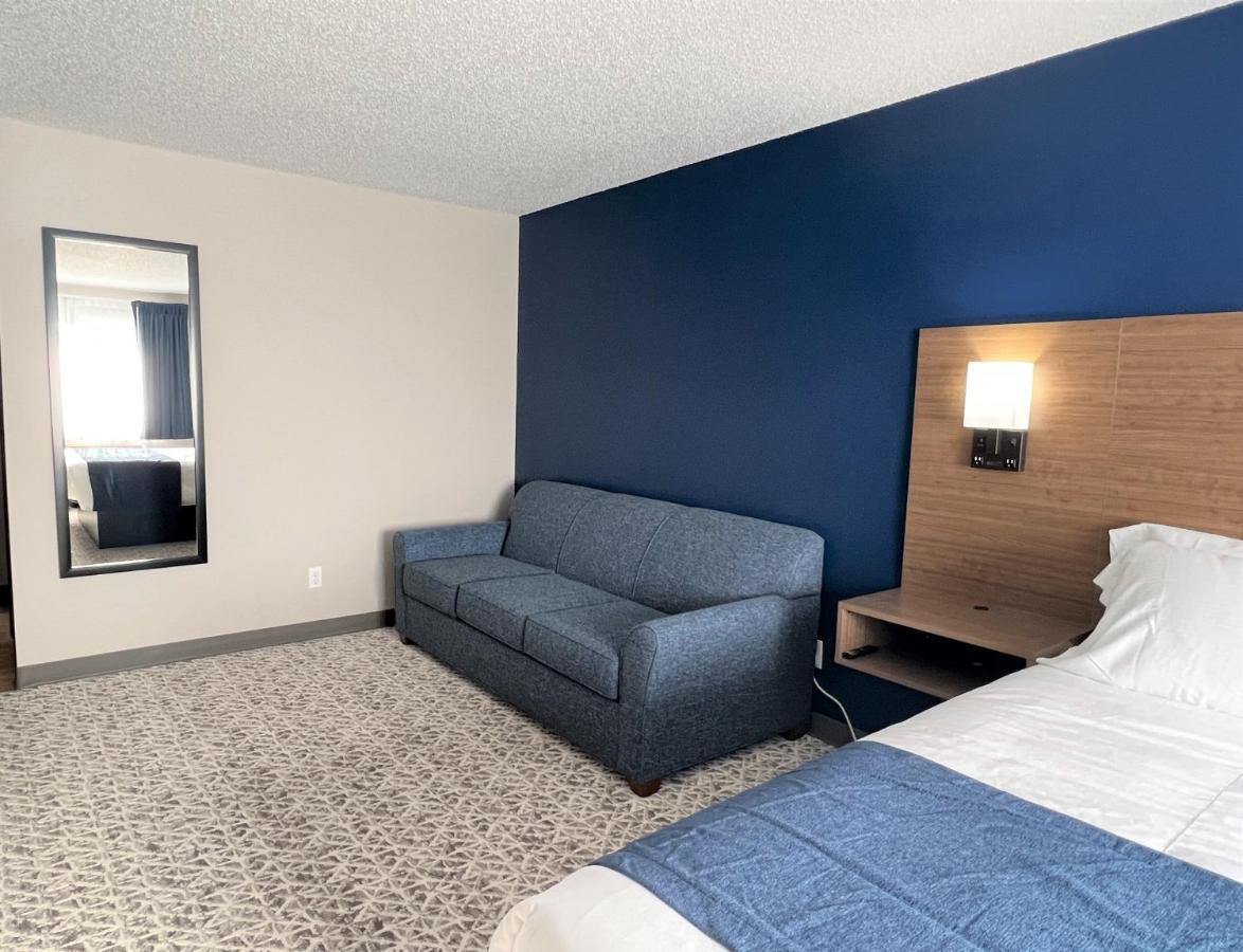 Hilltop Inn & Suites Grove Esterno foto